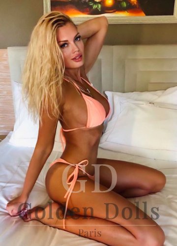 luxury blonde escort Paris