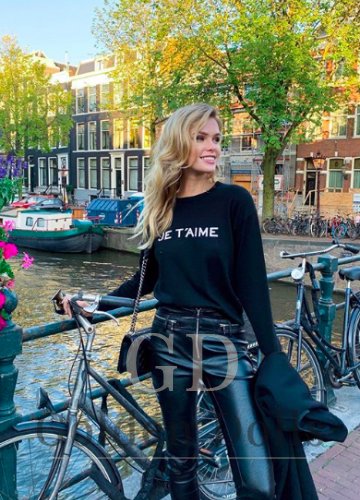 Dana Paris VIP escorts