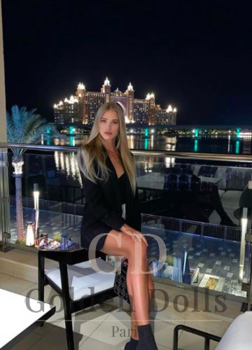 Kelly luxury escorts Paris