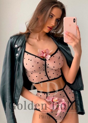 Veronica Paris busty escorts